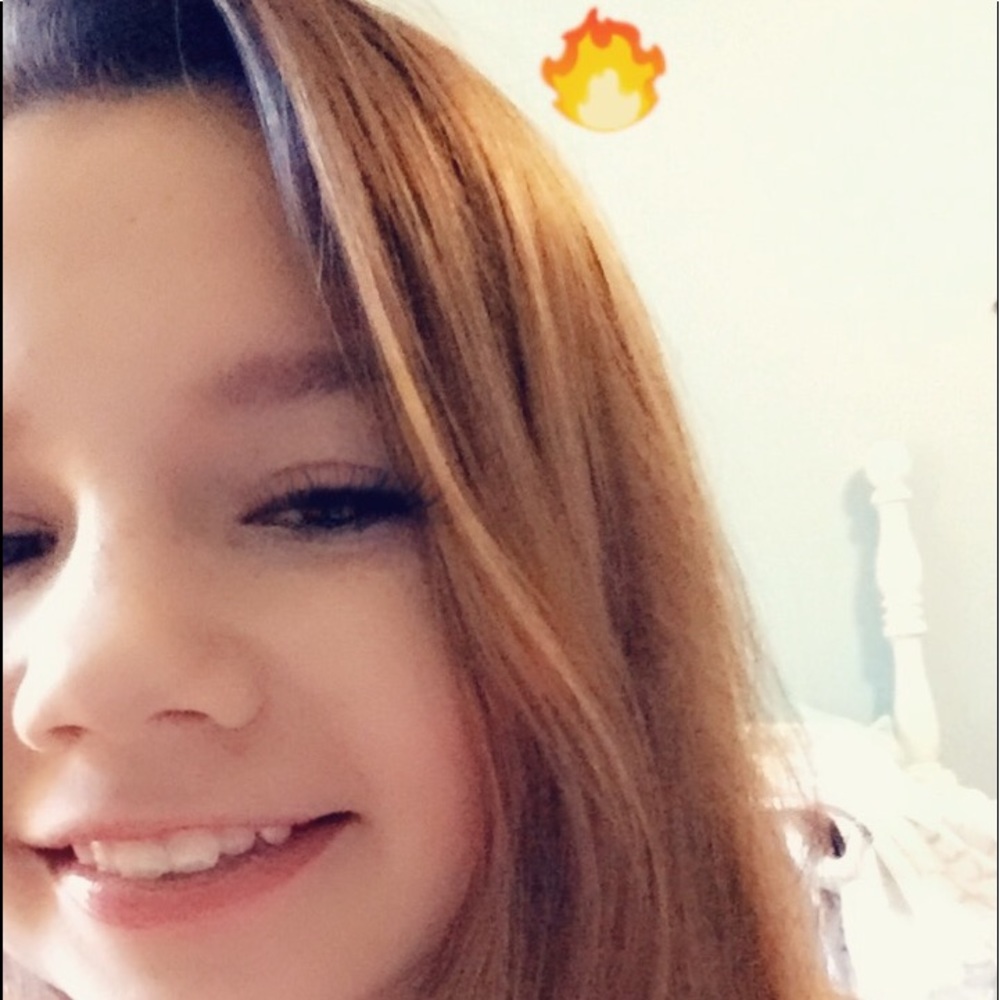 Meet your Posher, Caitlin